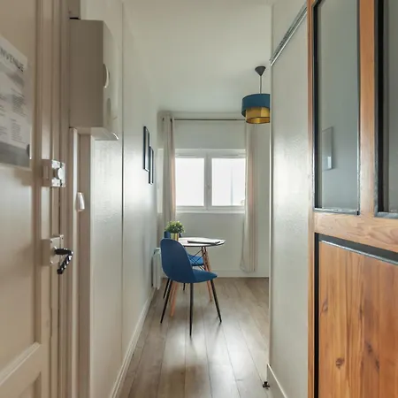 Le Neo - Chic Avec Sa Cour Privative Et Fibre شقة *